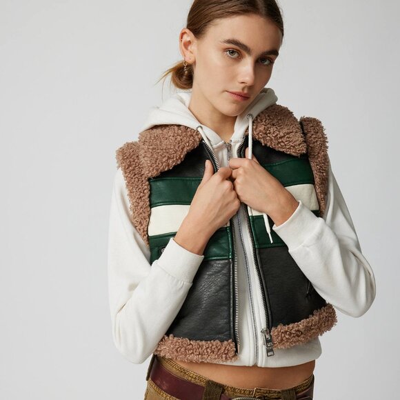 Urban Ourtfitters BDG Retro Colorblock Sherpa Vest NWOT Size Small - Picture 2 of 14